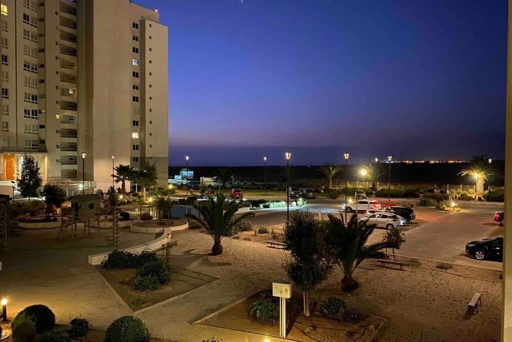 Apartamento Hermoso De 2 Y 2 Banos En Laguna Del Mar *