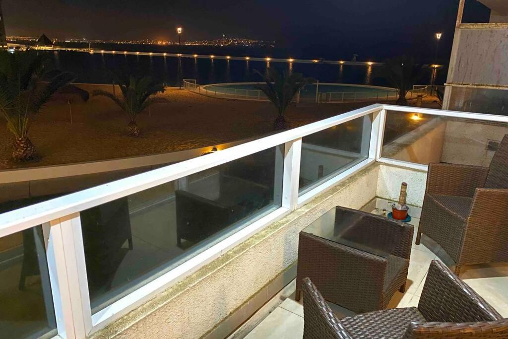 Apartamento Hermoso De 2 Y 2 Banos En Laguna Del Mar *
