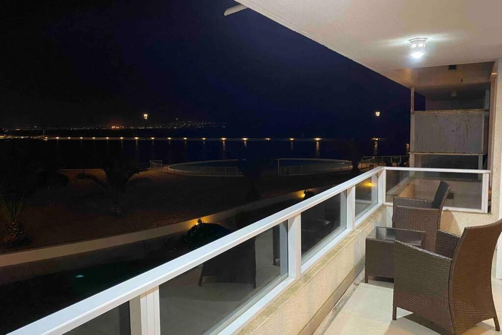 Apartamento Hermoso De 2 Y 2 Banos En Laguna Del Mar *